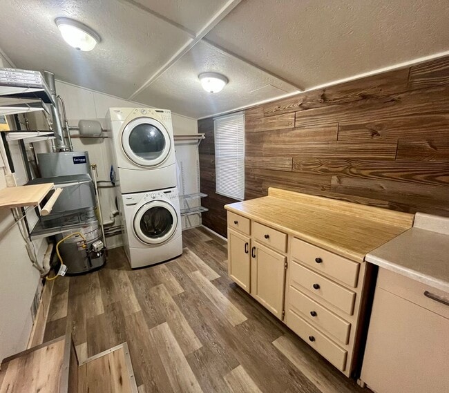 Building Photo - Updated one bedroom House in East Alton