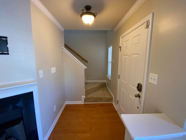 Building Photo - 9805 Cicero Dr