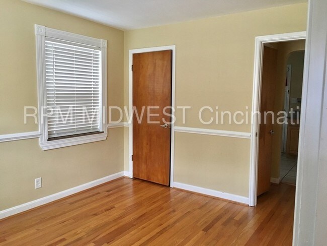 Building Photo - 4037 Paxton Ave