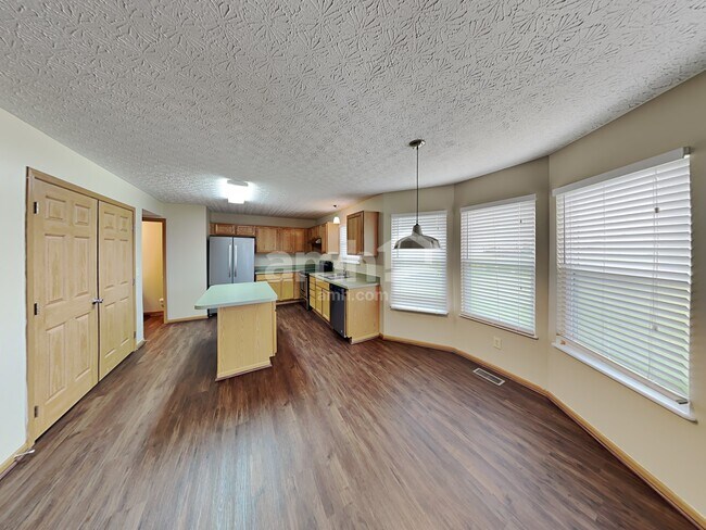 Foto del edificio - 7630 Blacklick Ridge Blvd