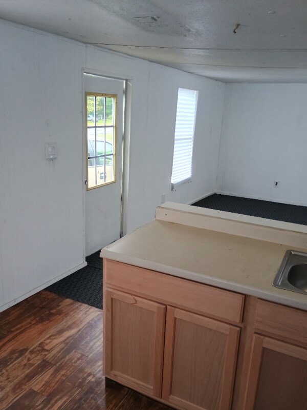 Building Photo - 119 SE Camelot Loop