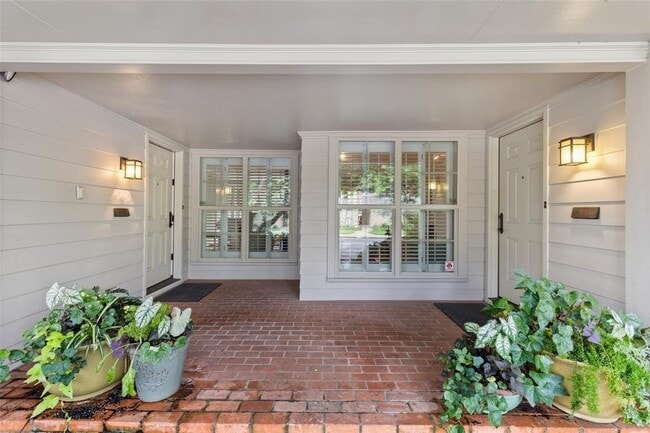 Building Photo - 9152 Villa Park Cir