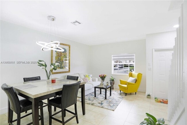 Foto del edificio - 5701 NW 114th Ct