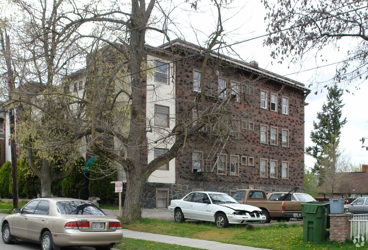 CON ¡Primer ¡alejado 1814 - 1818 W 1st Ave