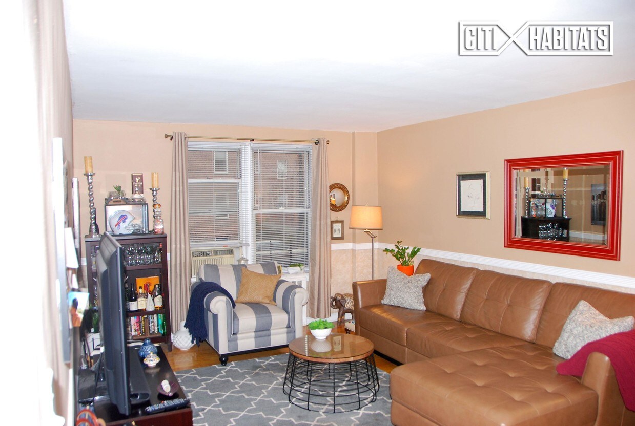 Foto principal - 6505 Yellowstone Blvd