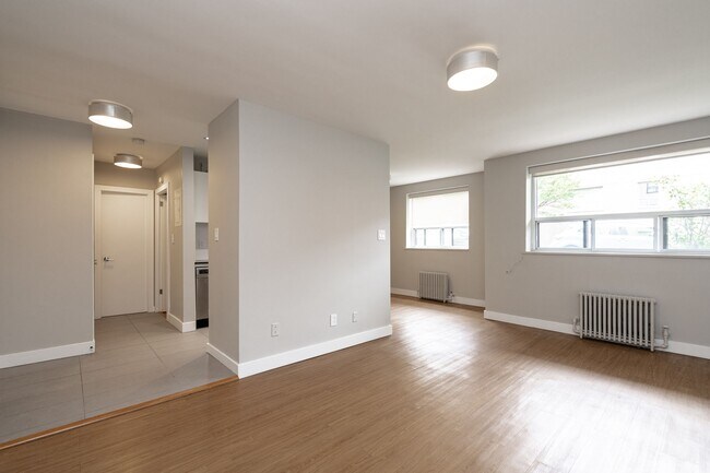 Building Photo - 12 Bater Ave