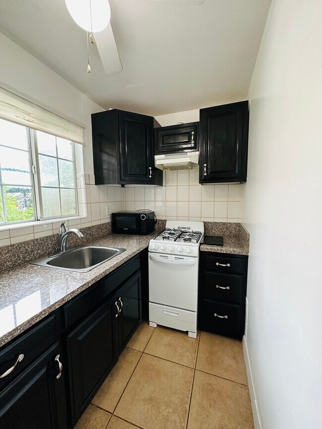 3511 Montclair St Unit NA, Los Angeles, CA 90018 Apartments in Los