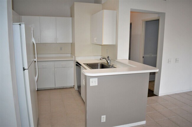 Building Photo - Gated Townhome at the Arbors 2br/2ba with ...