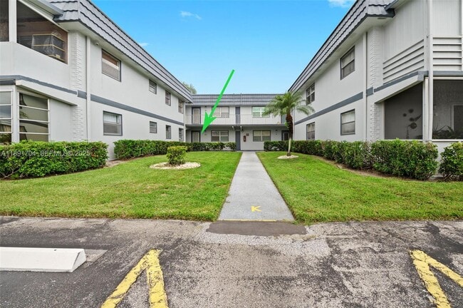 Building Photo - 488 Brittany K