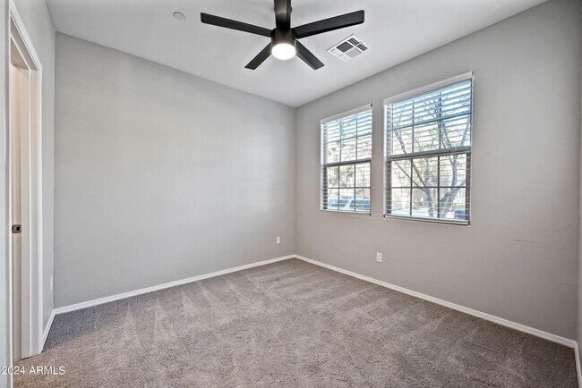 Foto del edificio - 1674 E Chelsea Ln