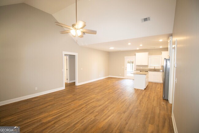Foto del edificio - 119 Spring Creek Rd