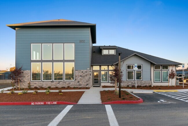 Exterior de la casa club - Smith Creek Apartments