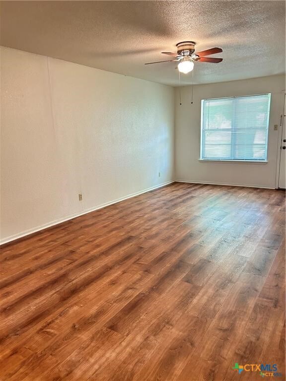 Building Photo - 1051 Country Club Dr