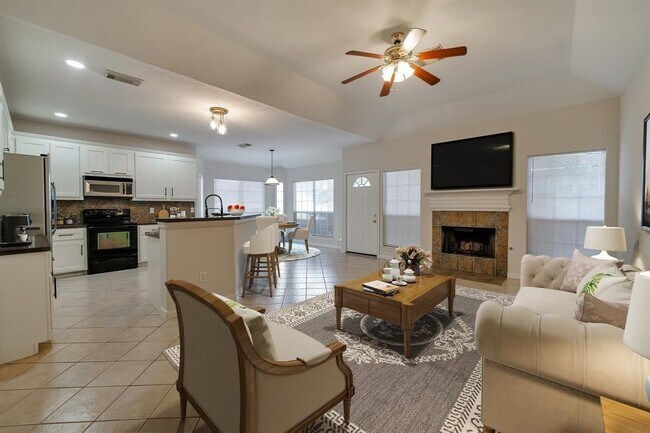 Building Photo - 9067 San Saba Way