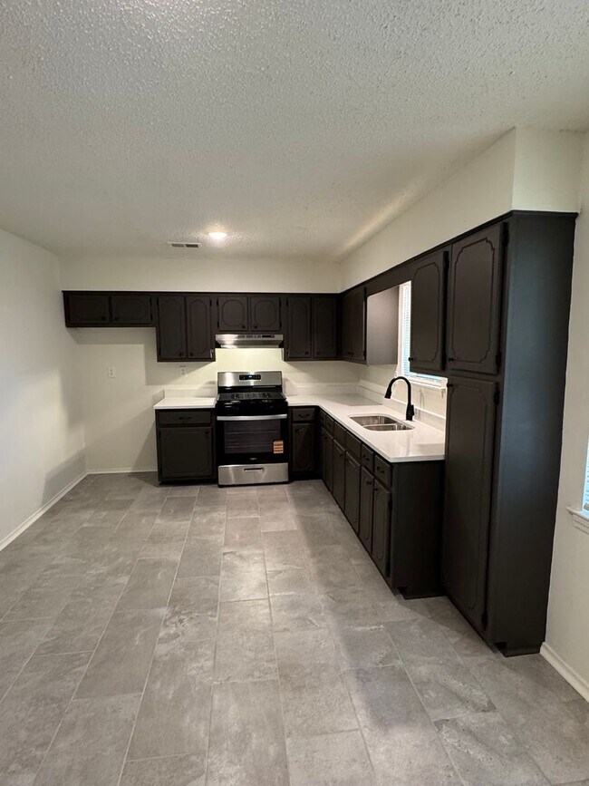 Foto del edificio - Renovated 2 Bedroom 1 Bath Home for Rent!