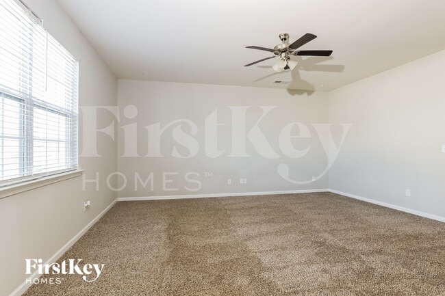 Building Photo - 109 Longleaf Dr