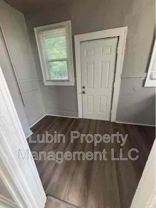 Building Photo - 1036 Alice Ave