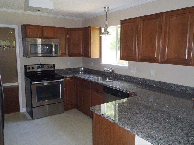 Building Photo - 615 Walden Pl