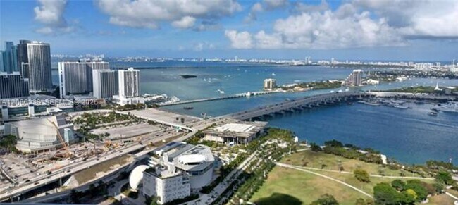 Building Photo - 888 Biscayne Blvd