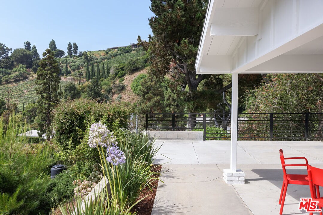Primary Photo - 1279 El Hito Cir