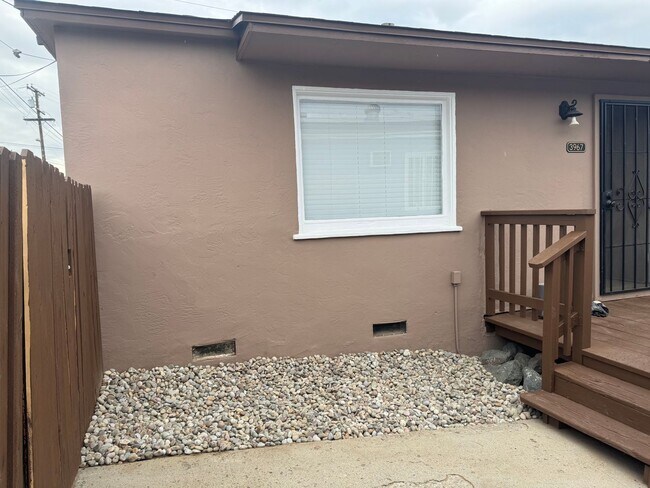 Foto del edificio - 3969 B St