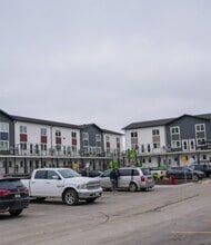 Building Photo - Molson Townhomes