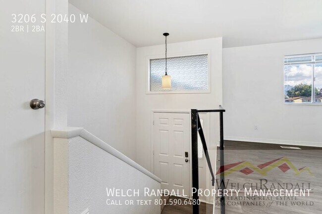 Building Photo - 2 Bed Newly Renovated West Valley Duplex.
