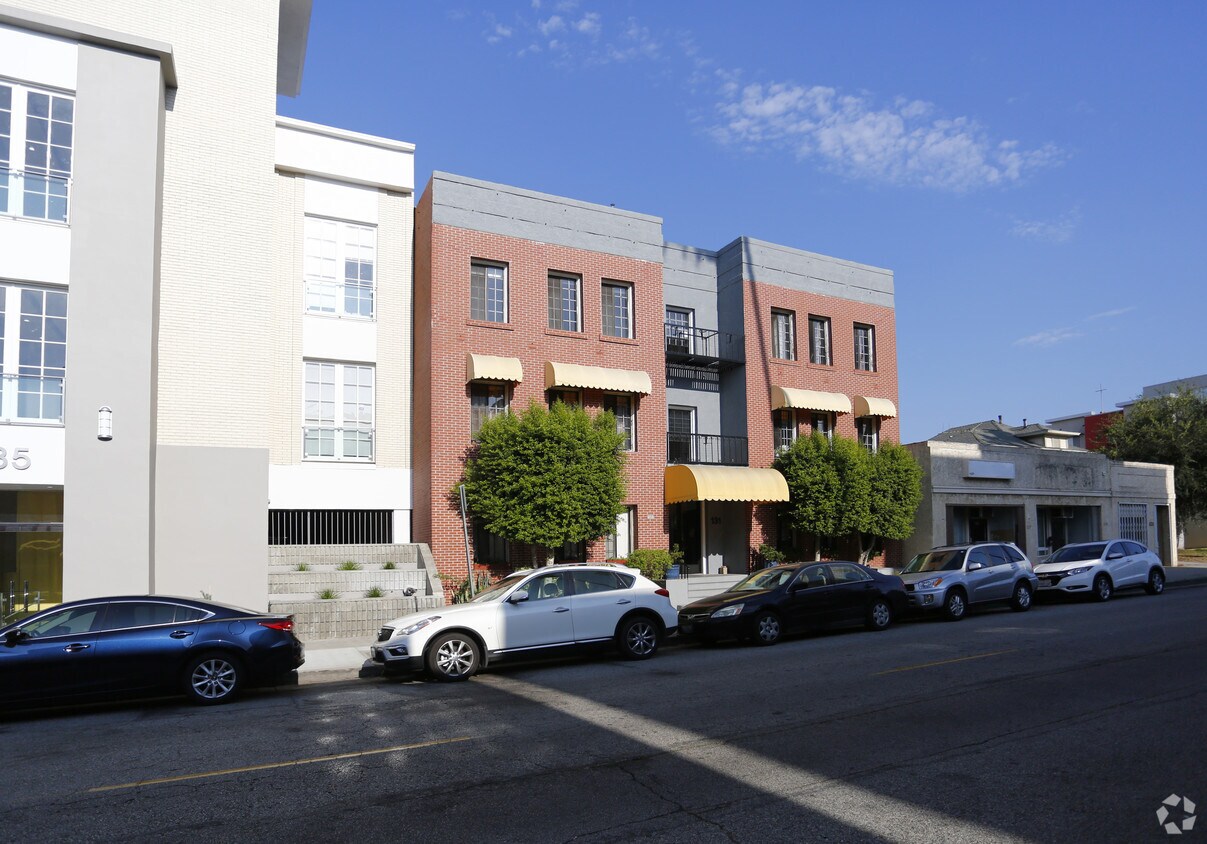 Building - 131 South Jackson Street