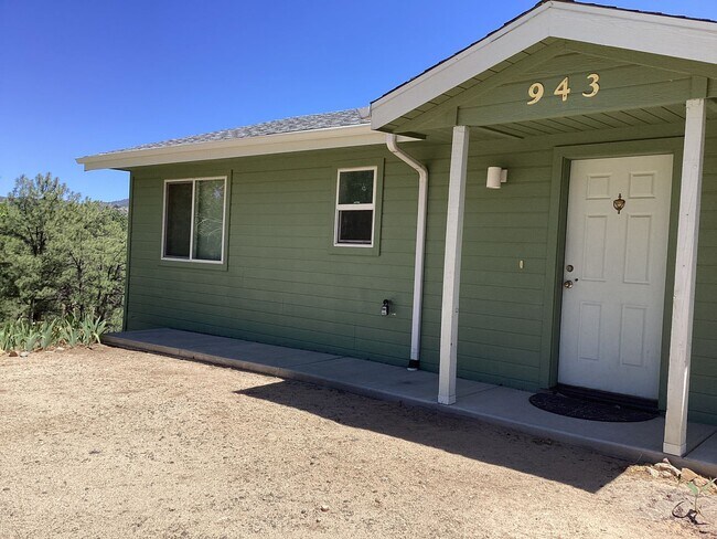 Foto del edificio - Charming Hillside Retreat in Prescott’s Highly Desirable Mountain Club