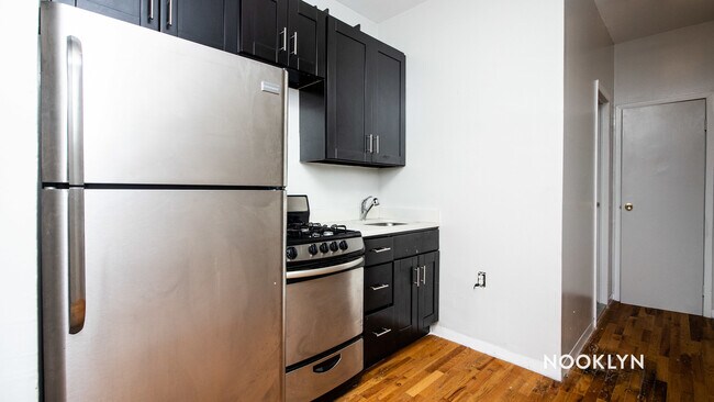 Building Photo - 765 Macdonough St