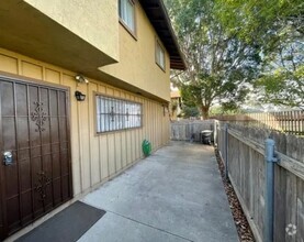Building Photo - 1450 Melrose Ave