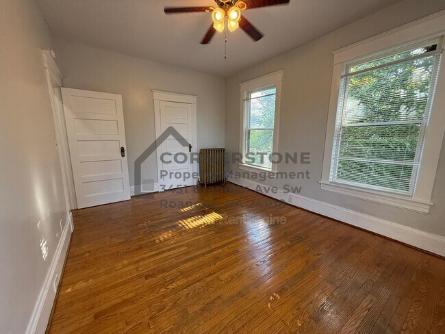 Foto del edificio - 420 Allison Ave SW