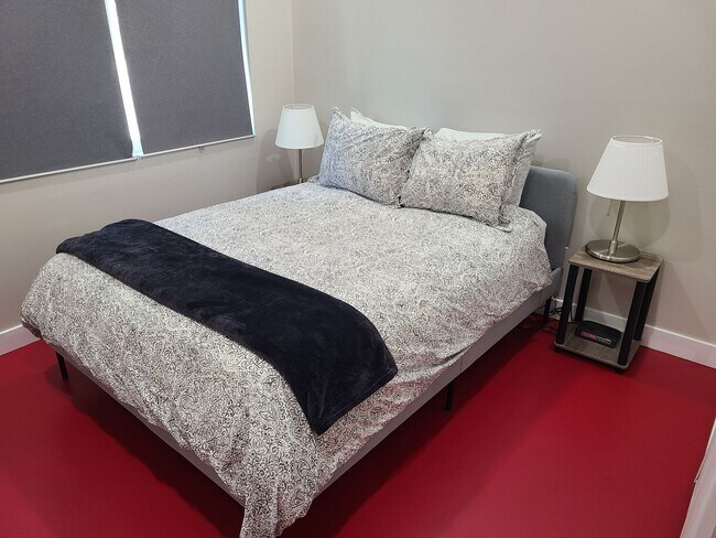 Foto del edificio - 2 bed 1 bath "fully furnished" monthly ADU...