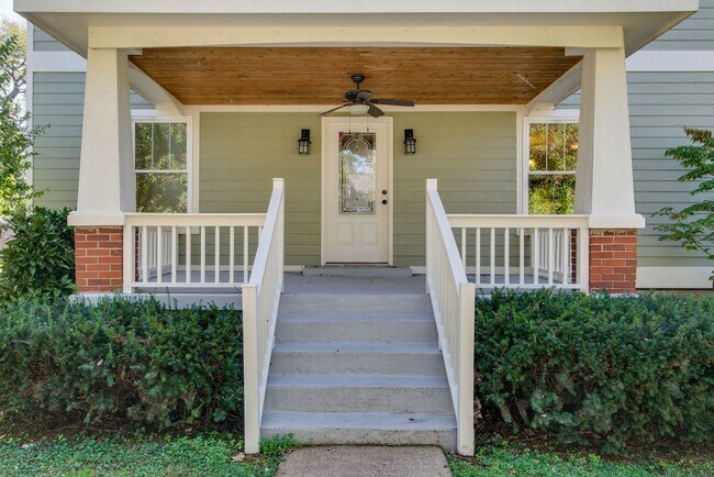 Building Photo - Stunning Sylvan Park Home