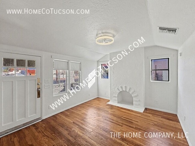 Foto del edificio - 713 N Erin Ave