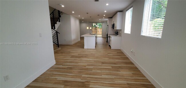 Foto del edificio - 3620 Thomas Ave