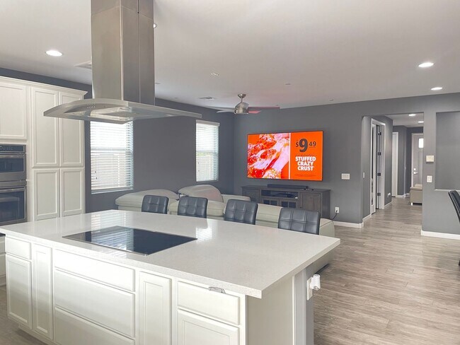 Building Photo - BEAUTIFUL 2 BEDROOM/ 2 BATHROOM PLUS DEN