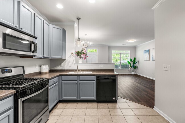 Building Photo - 11710 Mezzanine Dr