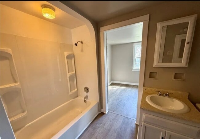 Photo - 146 S Irwin St House