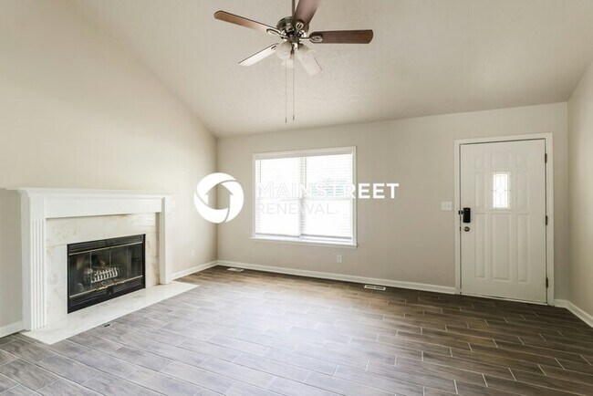Building Photo - 3 Bedroom Pet-Friendly Home in LOUISVILLE,...