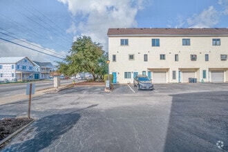 Building Photo - 3154 E Ocean View Ave