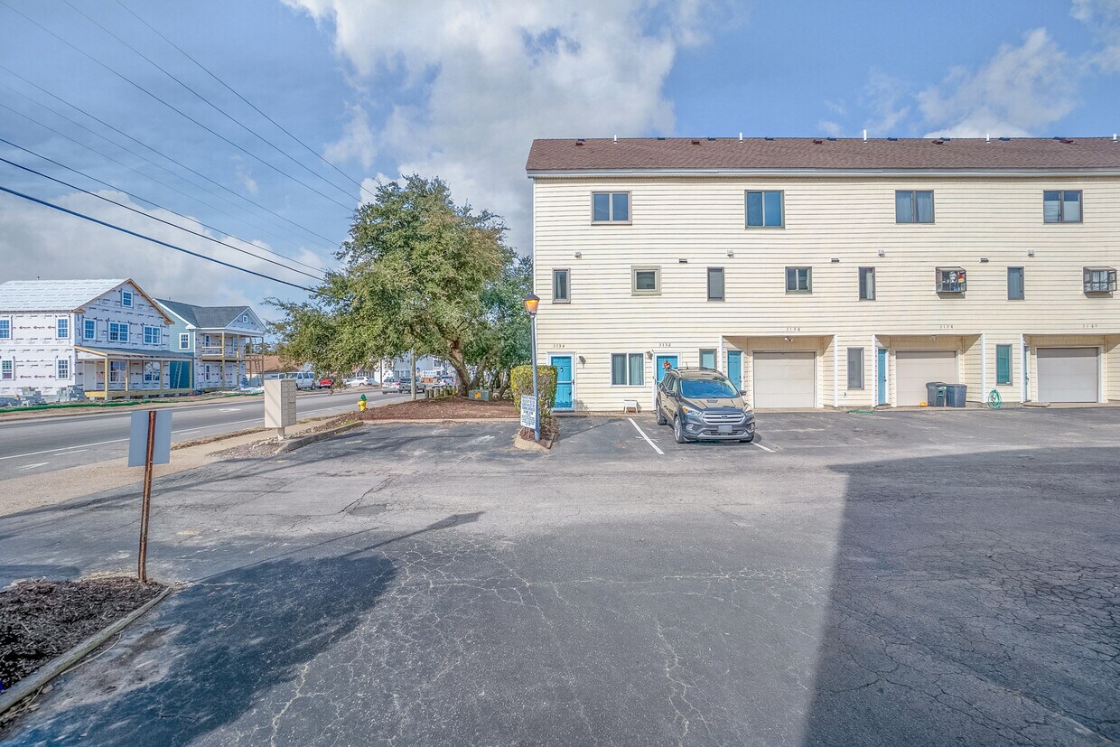 Foto principal - 3154 E Ocean View Ave