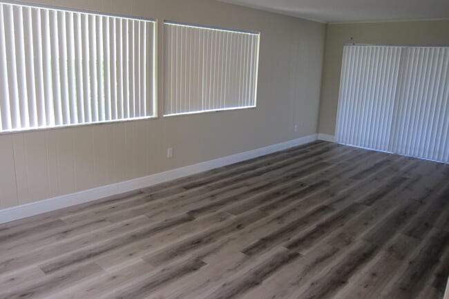 Building Photo - 941 Woodland Ave