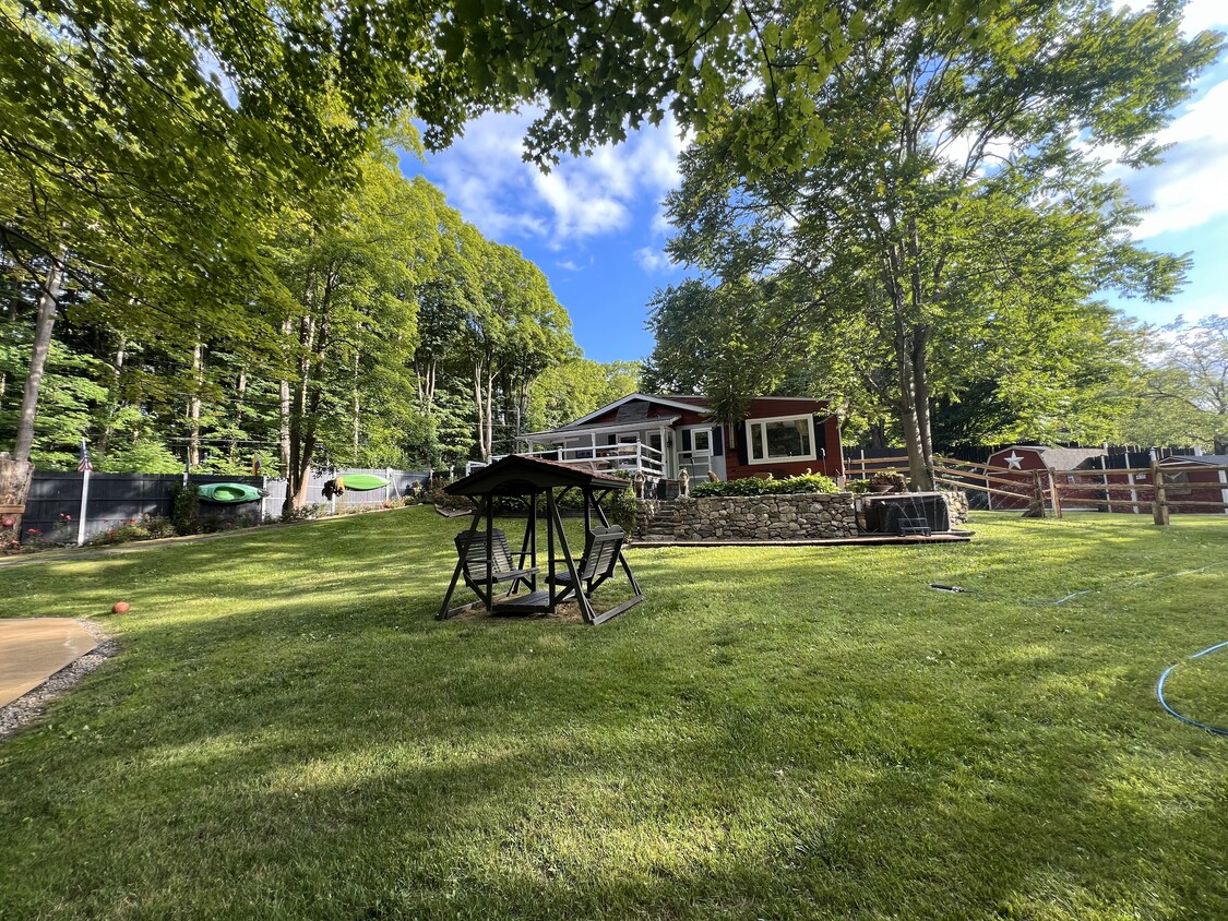 Primary Photo - 149 Jaycox Rd