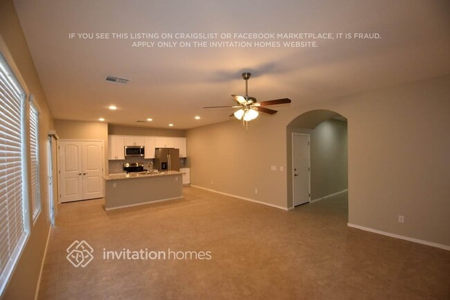 Building Photo - 1344 E Palomino Way
