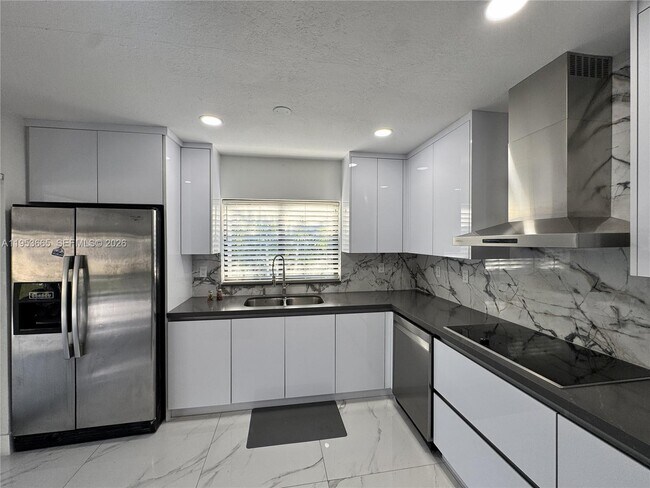 Foto del edificio - 10394 Fairway Heights Blvd