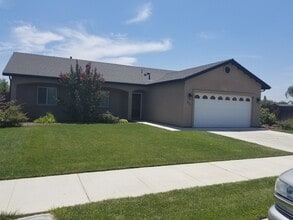 Building Photo - 521 W Cajon Ave