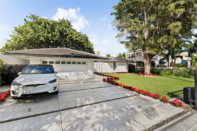 Foto del edificio - 1071 NE 83rd St