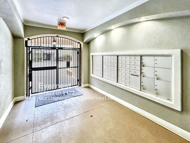 Foto del edificio - 1850 Cotillion Dr