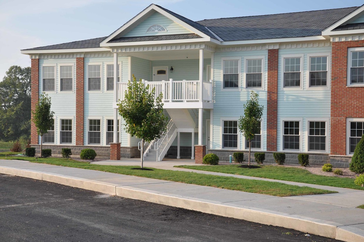 Building Photo - Creekside Lane Apartments at Madison Barracks